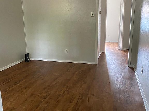5th image of 613 Texas St APT B