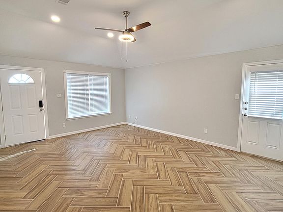 3rd image of 2916 Starlight Dr Unit A