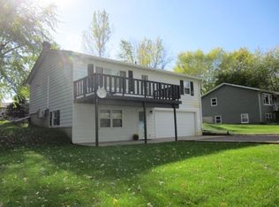 15 Academy St, German Valley, IL 61039