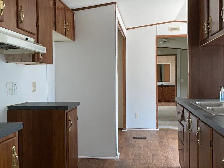 48 Claridge Ct — Photo 9