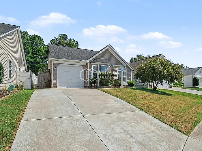 3 bed, 2.0 bath, 1378 sqft, $2,025 — Photo 3