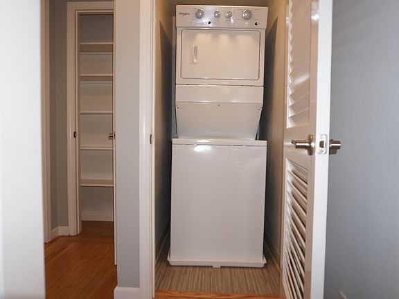 2nd image of 489 Waverley St #84fh67gst