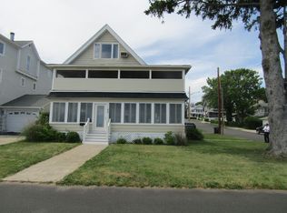 48 Beach Ave, Milford, CT 06460