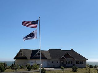 15374 Oceanview Dr, Brookings, OR 97415