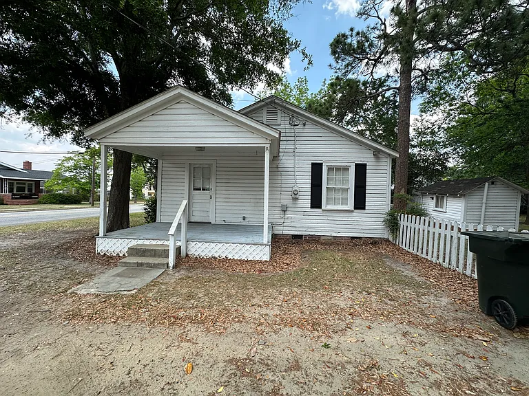118 S College St — Photo 3