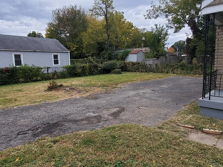 1419 Shingo Ave — Photo 2