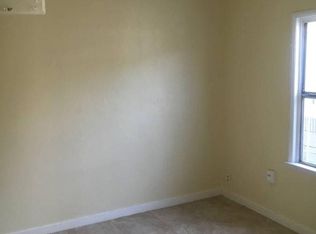 1029 E Oaks St, Compton, CA 90221