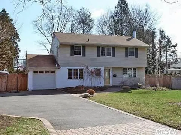 11 Rumford Rd, Kings Park, NY 11754