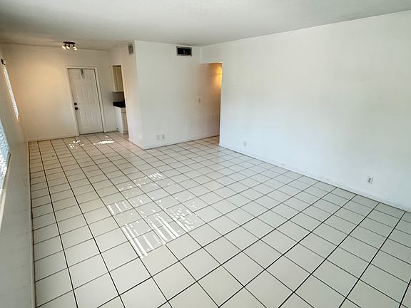 4th image of 4201 NE 21st Ave