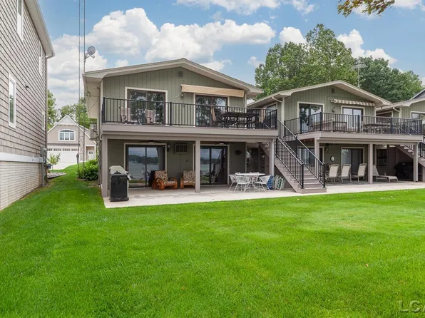 1806 Shady Shore Dr, Manitou Beach, MI 49253
