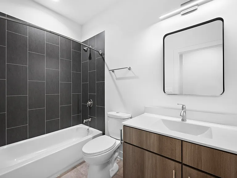 27 W Park Blvd #207 — Photo 4