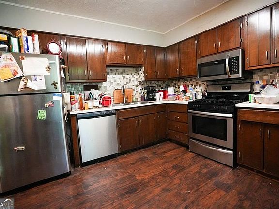 5th image of 8265 Park Ridge Dr
