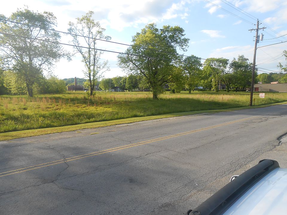2nd image of 228 Shelbyville Hwy