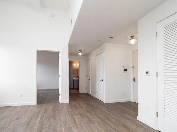 201 Cornelison Avenue image 9 of 17