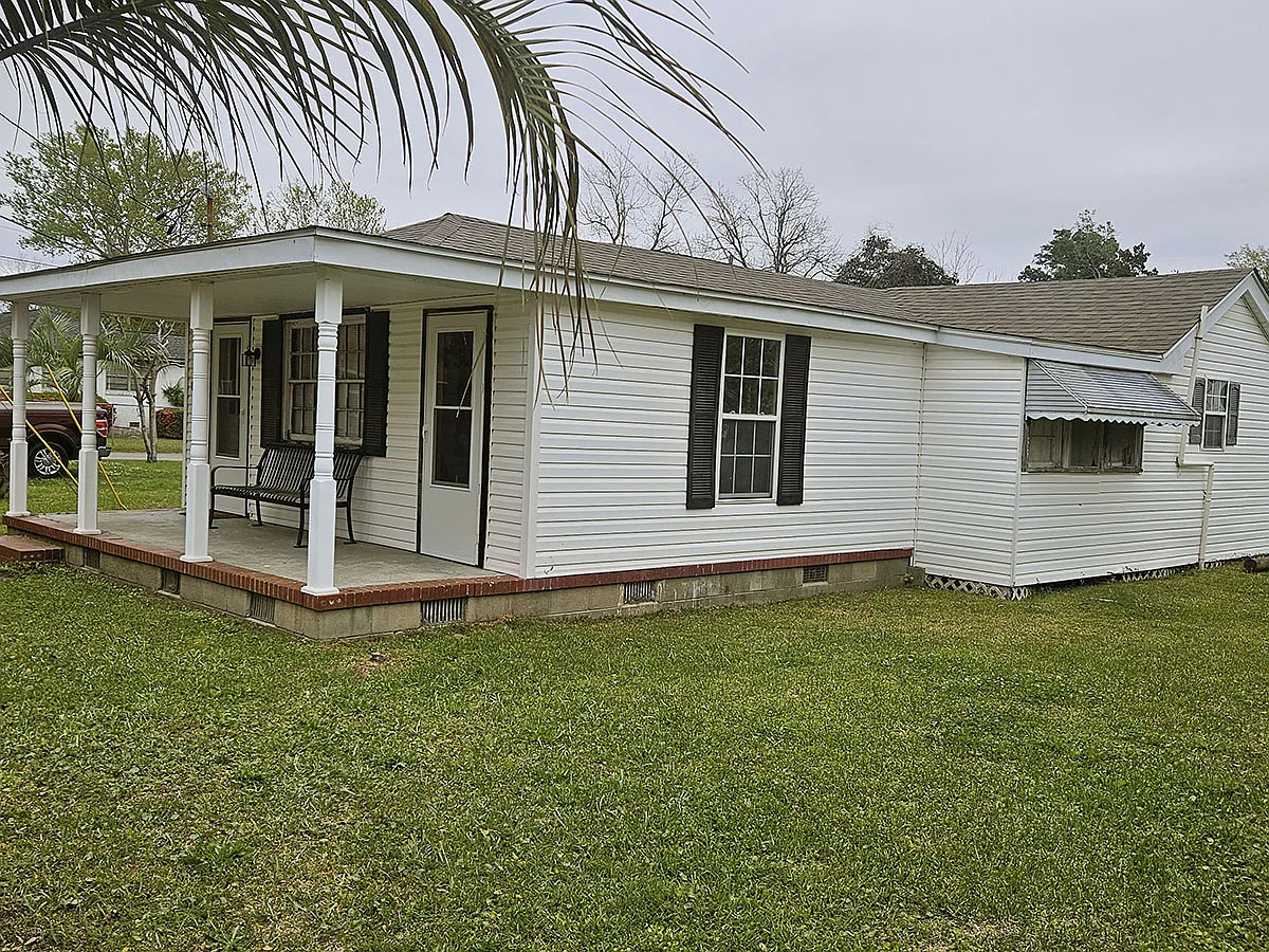 Building Photo - 837 Sycamore Ave