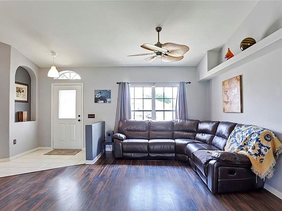 5th image of 1805 Canoe Dr