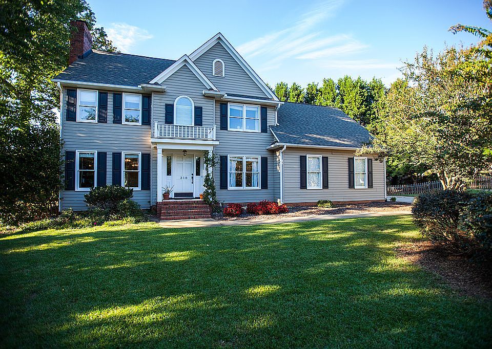 Front yard and entryway