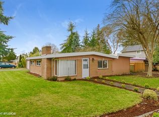 303 SW 108th St, Seattle, WA 98146