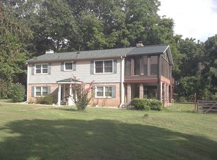 19696 Hogback Mountain Rd, Leesburg, VA 20175