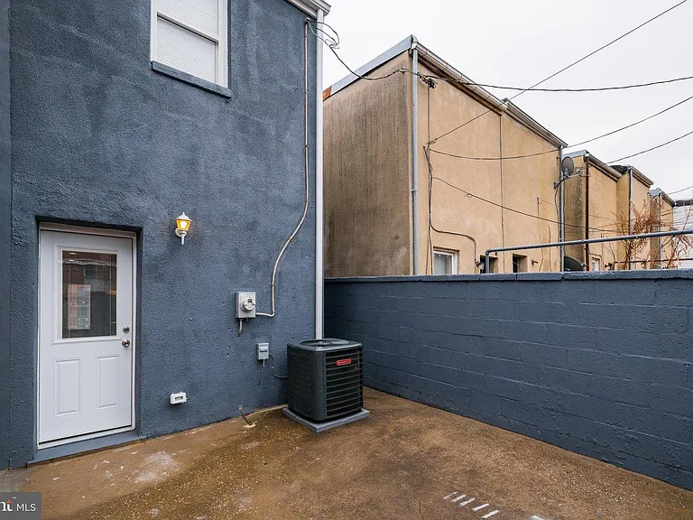222 N Collington Ave — Photo 3