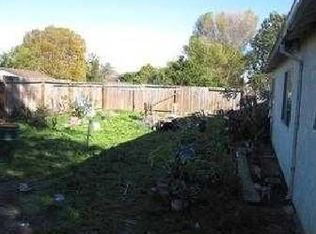 301 Yosemite Dr, Tracy, CA 95376