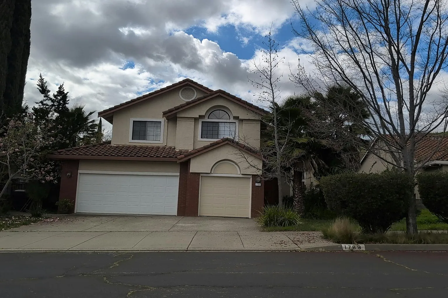 1789 Gillespie Dr photo 1
