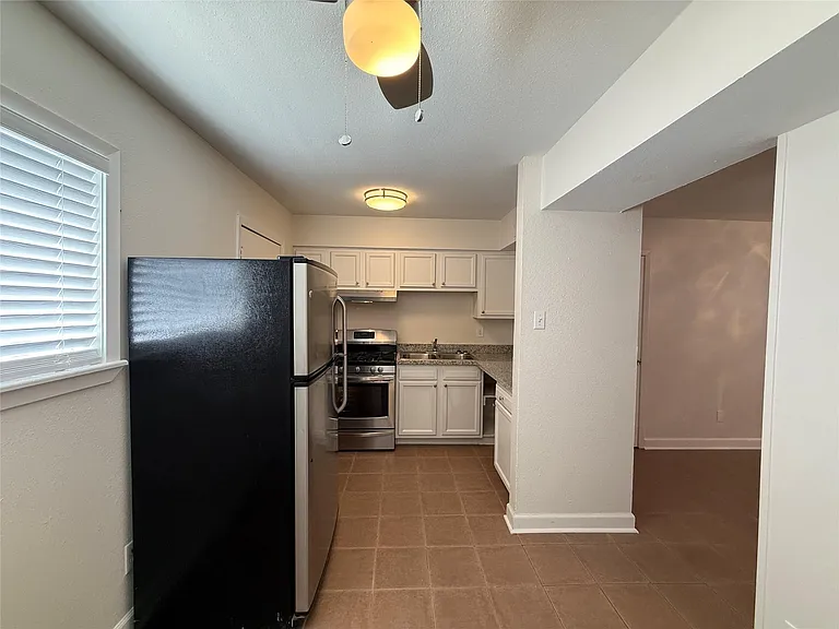1141 N Durham Dr #17 — Photo 7