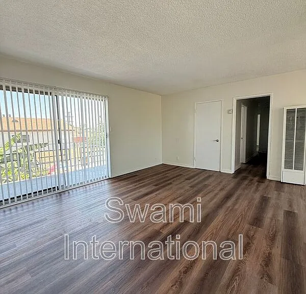 836 W 79th St #4 — Photo 23