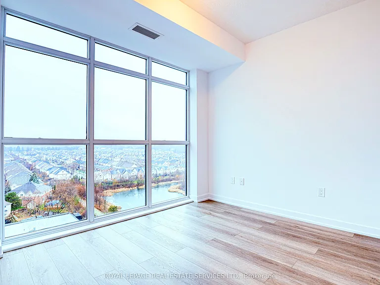 460 Dundas St E #1102 — Photo 9