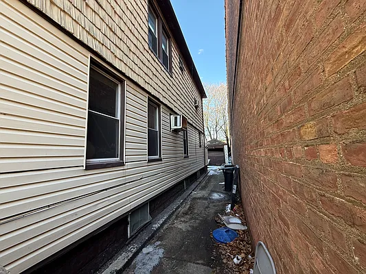 Sold by Real Broker NY LLC | media 6