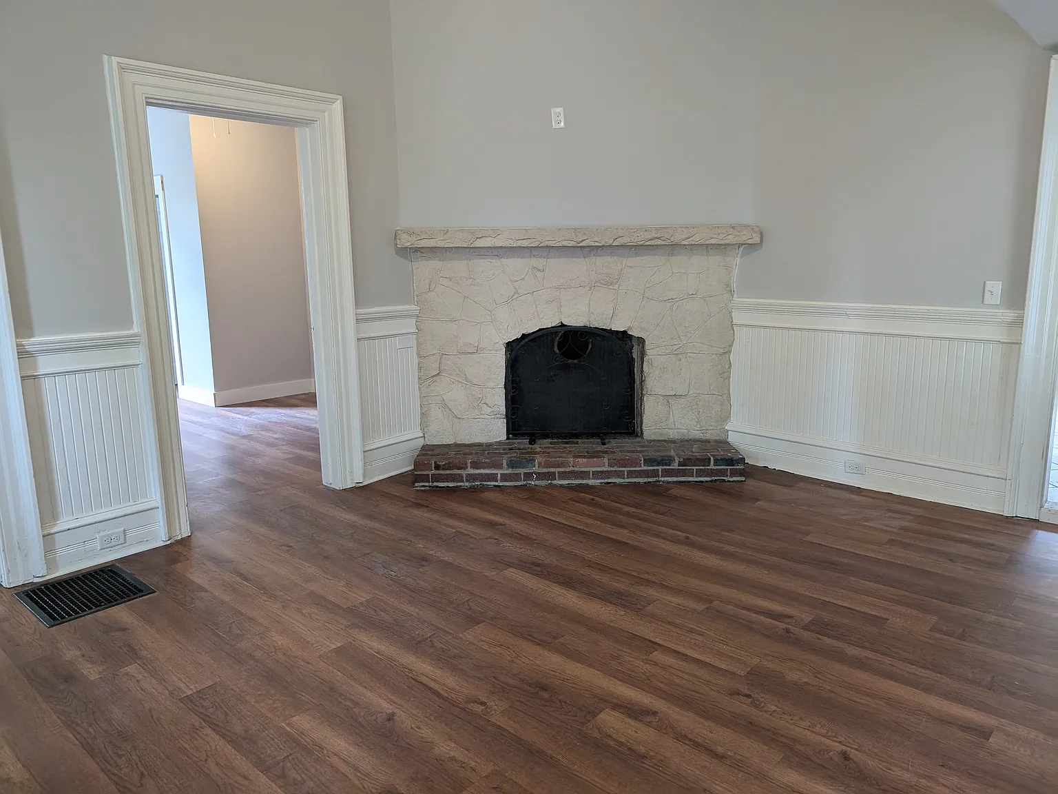 3 bed, 3500 sqft, $3,300 — Photo 3