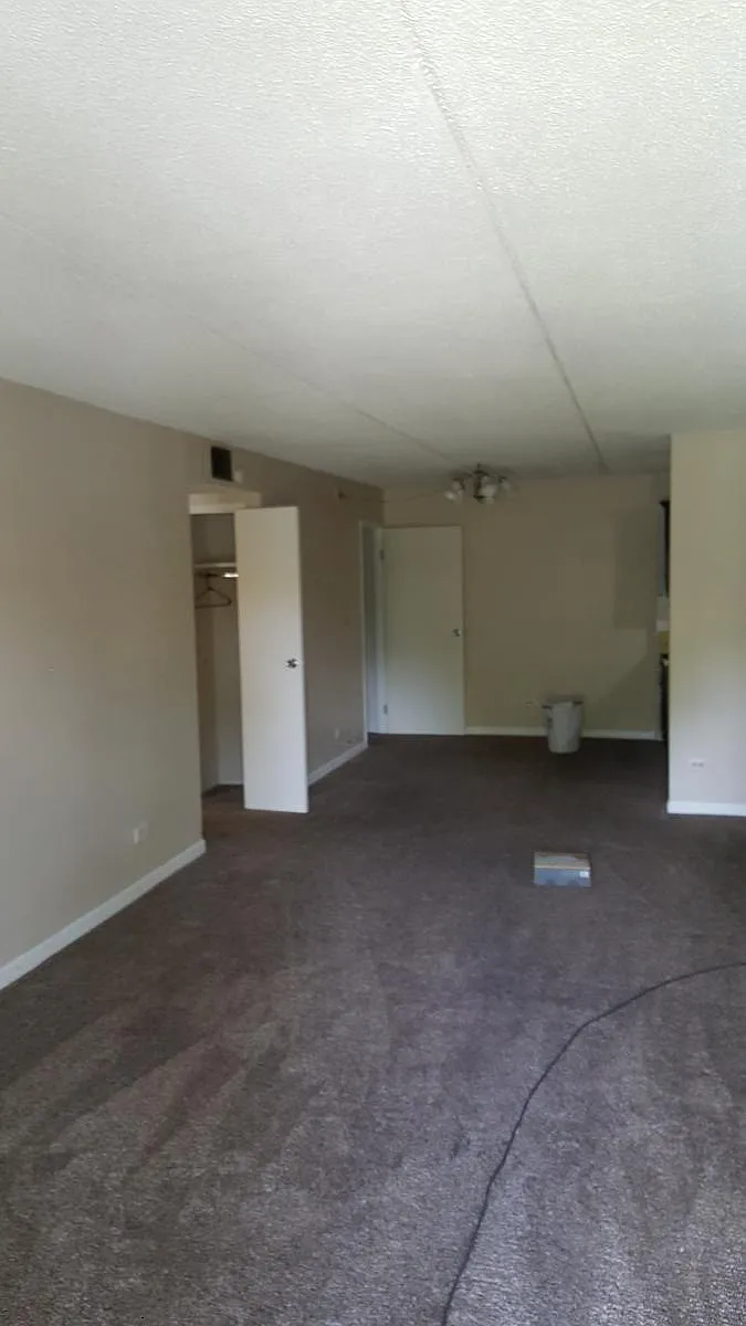Main hall - 5S100 Pebblewood Ln