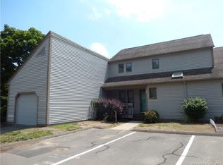 52 Elm Meadows Ln, Enfield, CT 06801