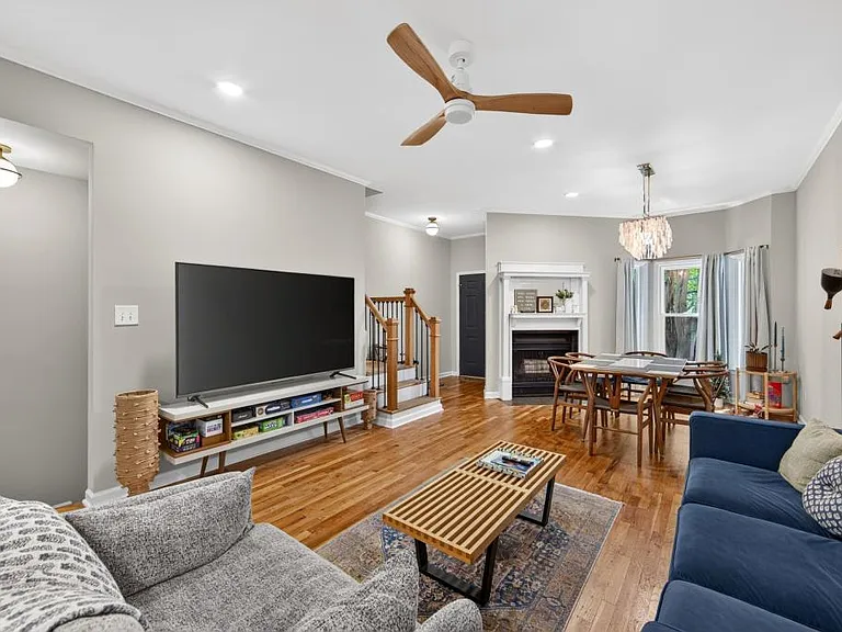 312 W 10th St — Photo 13