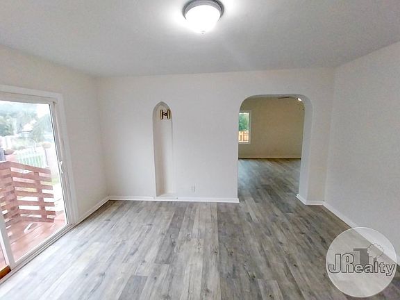 3rd image of 3527 W 58th Pl
