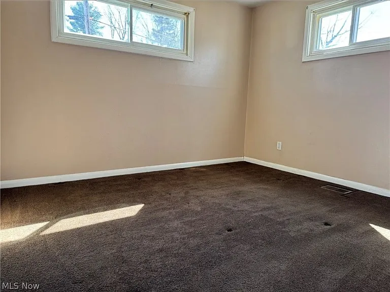 6598 Seneca Trl — Photo 9