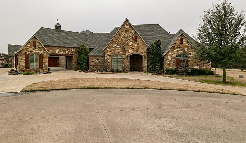 1st image of 8012 Bella Flora Ct
