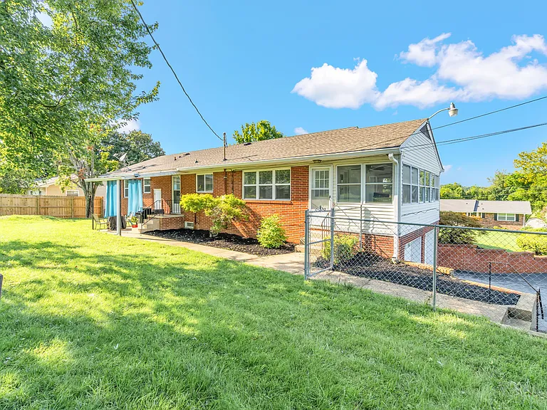 217 Buckingham Dr — Photo 44