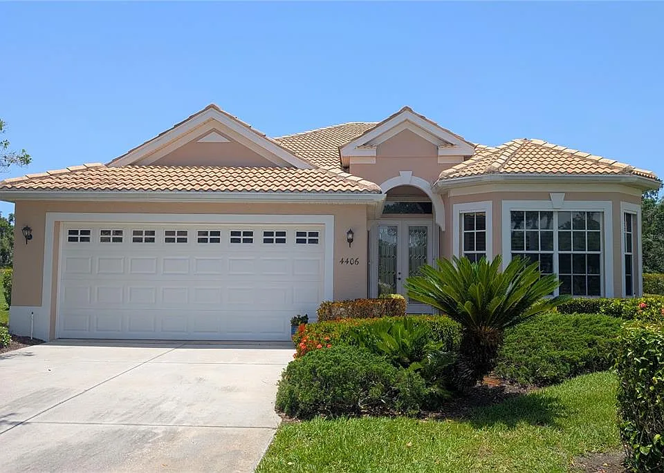 4406 Reflections Pkwy