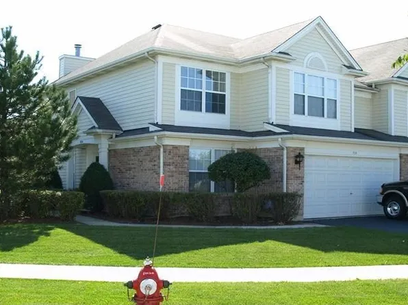 924 Huntington Dr, Elk Grove Village, IL 60007