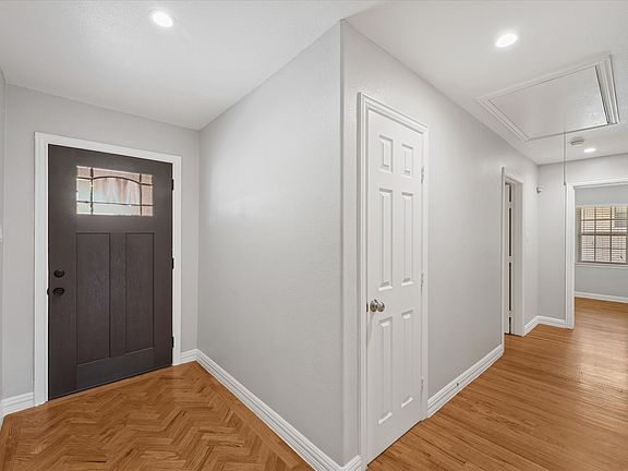 3rd image of 5429 Enderly Pl