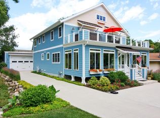 10 Lackey Dr, Williams Bay, WI 53191