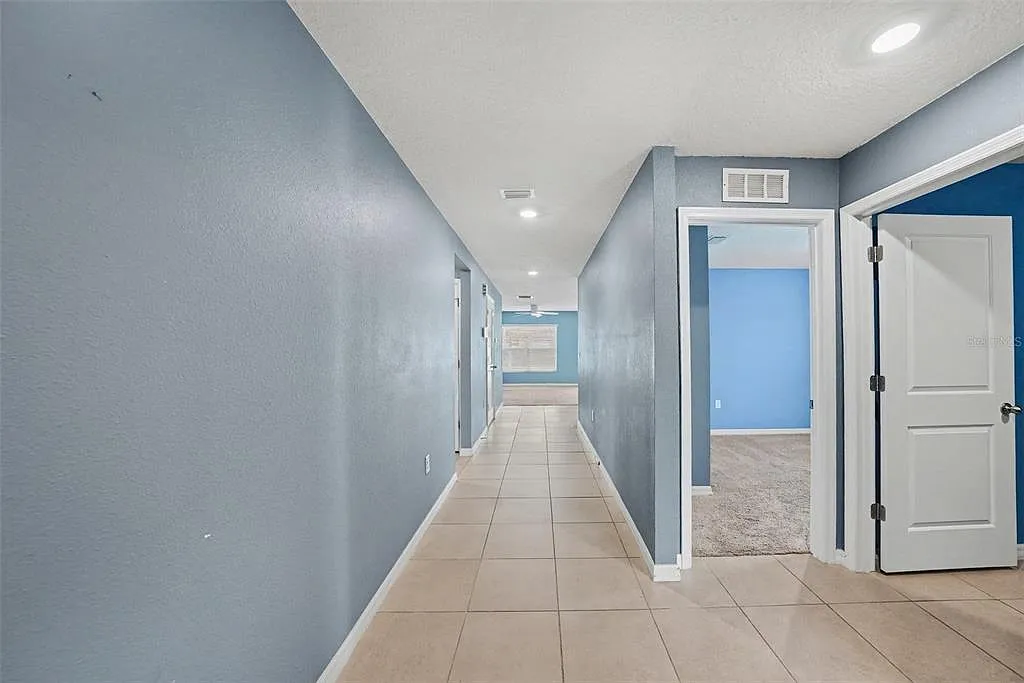 4 bed, 2.0 bath, 1485 sqft, $2,400 — Photo 2