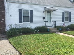 169 Maplecrest Dr, Pawtucket, RI 02861