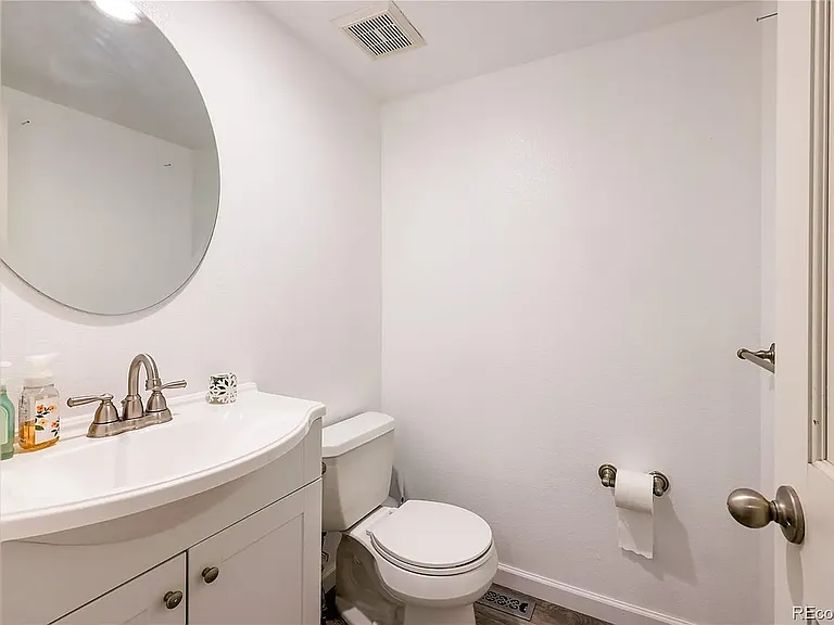7684 S Cove Cir — Photo 10