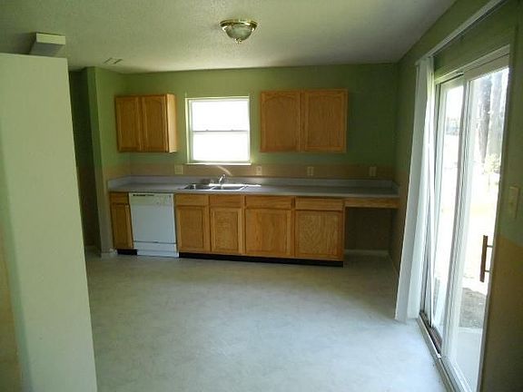 4th image of 1384 Castleford Ln