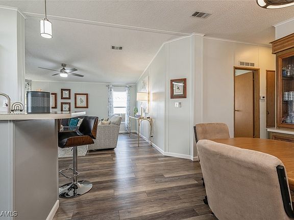 4th image of 9277 Desoto Dr