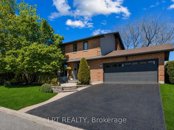 11 Elderwood Trl, Ottawa, ON K2S 1C9