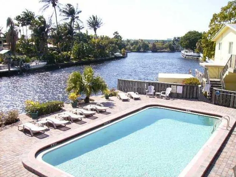 1816 E Oakland Park Blvd #60 — Photo 2