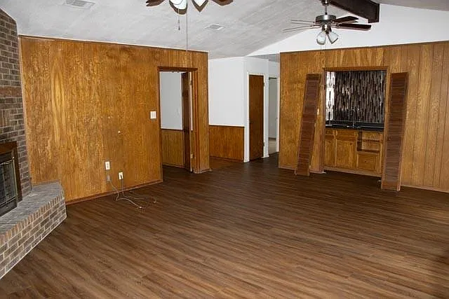 3 bed, 1896 sqft, $1,995 — Photo 3